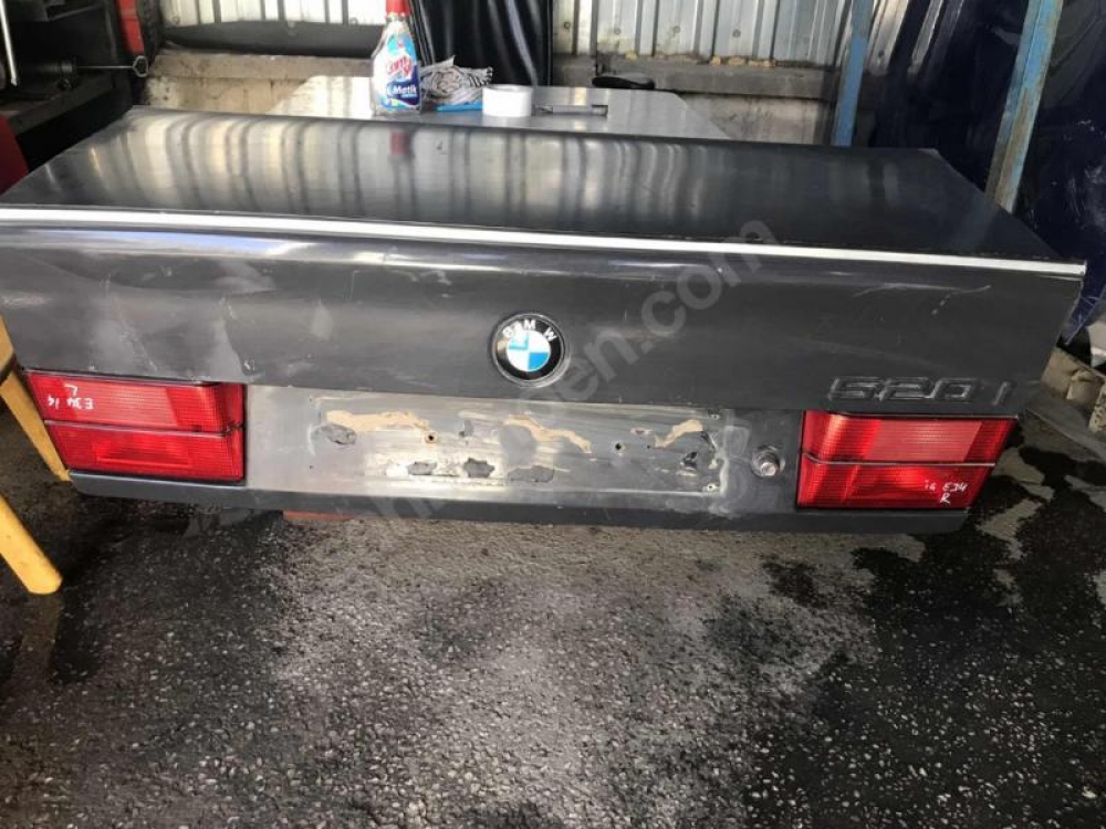 BMW E34 BAGAJ KAPAĞI